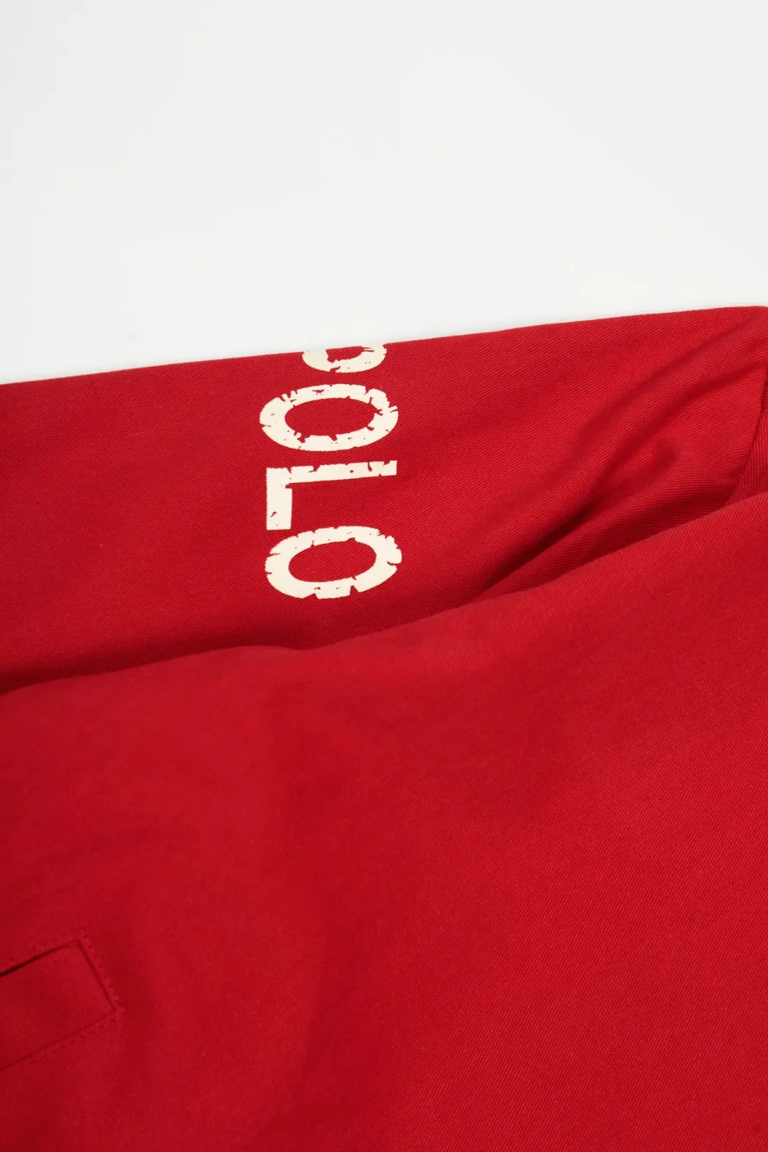 P300 top quality" Style number: 8101# (not off the shelves all year round) [Ralph Lauren/Ralph Lauren old cadre pony embroidered armband POLO jacket] ✅Ralph Lauren Ralph Lauren classic basic American retro old cadre goddess style jacket ✅Pure cotton high-gram heavy wash, soft, comfortable and tangible, upright and textured ✅Customized Vintage bronze double-open zipper head to restore the same quality as the cabinet version ✅This style: White/khaki color. There are waist patterns inside the threads of the collar and cuffs. Please note~ ✅Retro versatile jacket. The upper body is very flattering. Versatile model YYDS~ ✅Versatile for daily wear and work wear. ✅The upper body is simple and easy to wear. A must-have for goddess ootd. Good-looking clothes are never too picky. A must-have in the goddess' wardrobe. Size: S-XL. Color: White, yellow, red, navy, khaki, pink, light blue, olive green.